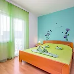 Apartment - The View *