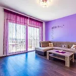 Apartment - The View *