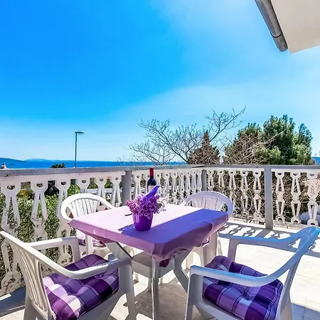 - The View Apartament Veglia