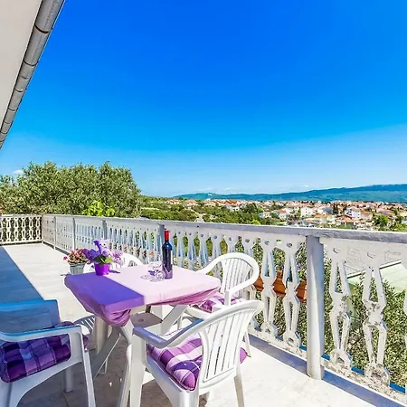 - The View Apartament Veglia